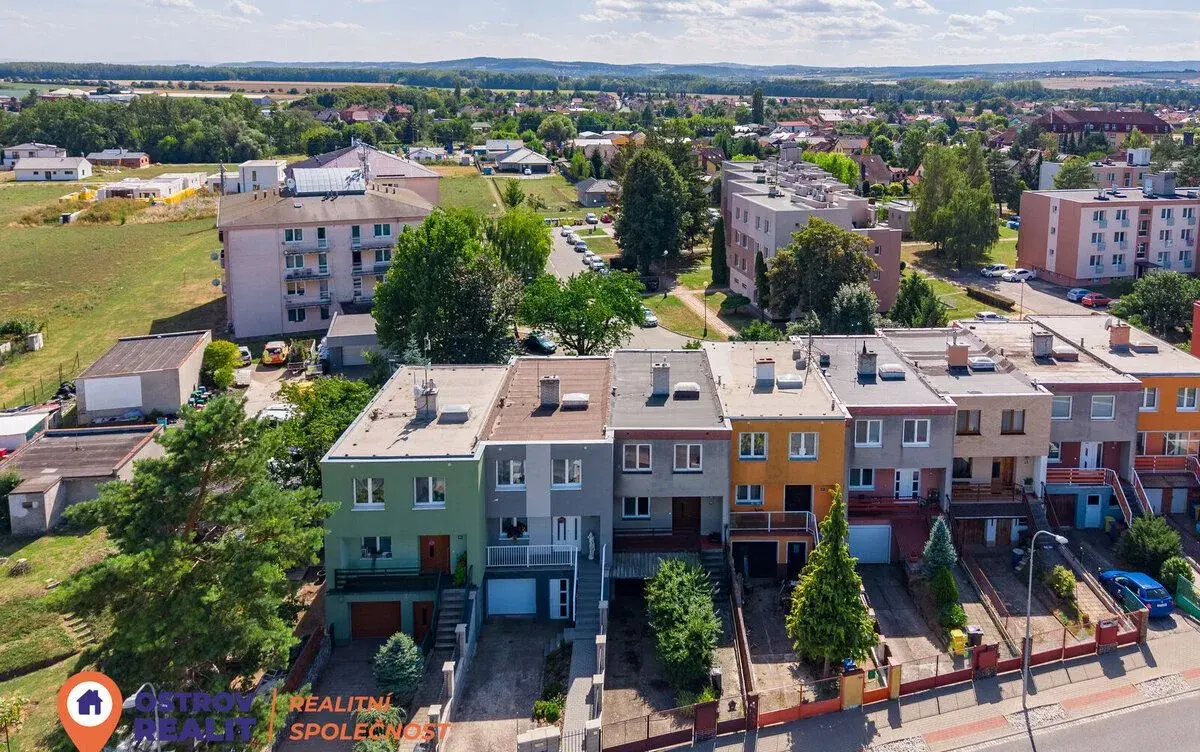 Prodej rodinného domu 5+1 se zahradou a garáží, Kostelec na