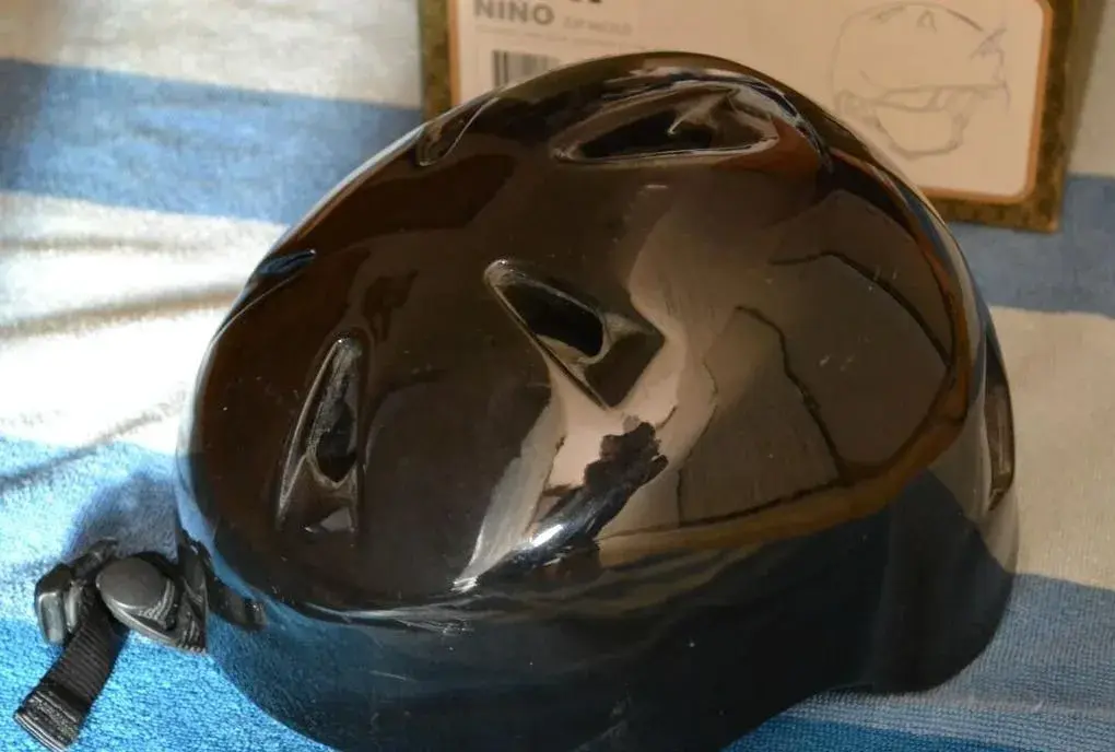 BERN Zip Mold helma koloběžka, kolo, skate, kolo,2x použitá