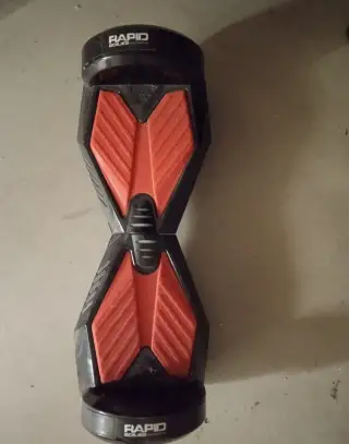 červený segway hoverboard