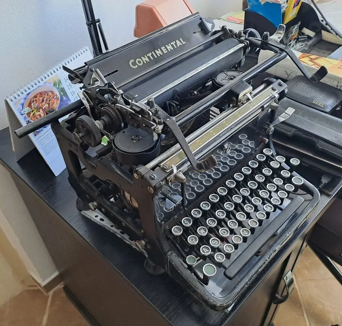 historický psací stroj Continental