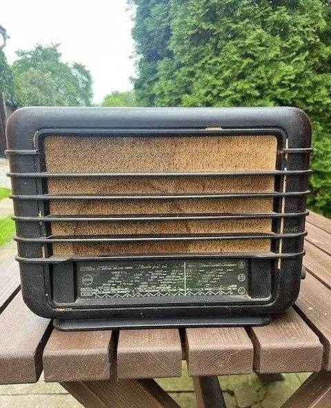 staré radio Tesla Rytmus