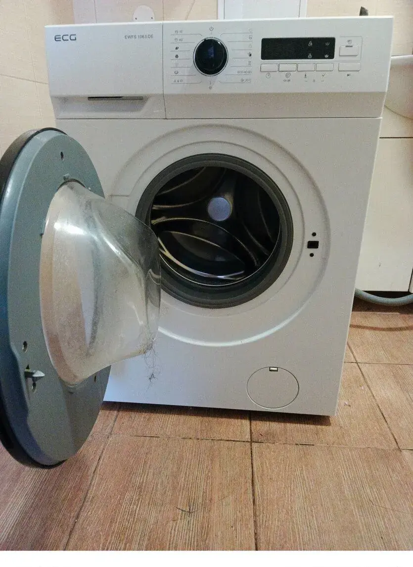 Plně funkční pračkaECG EWFS 1063 DE