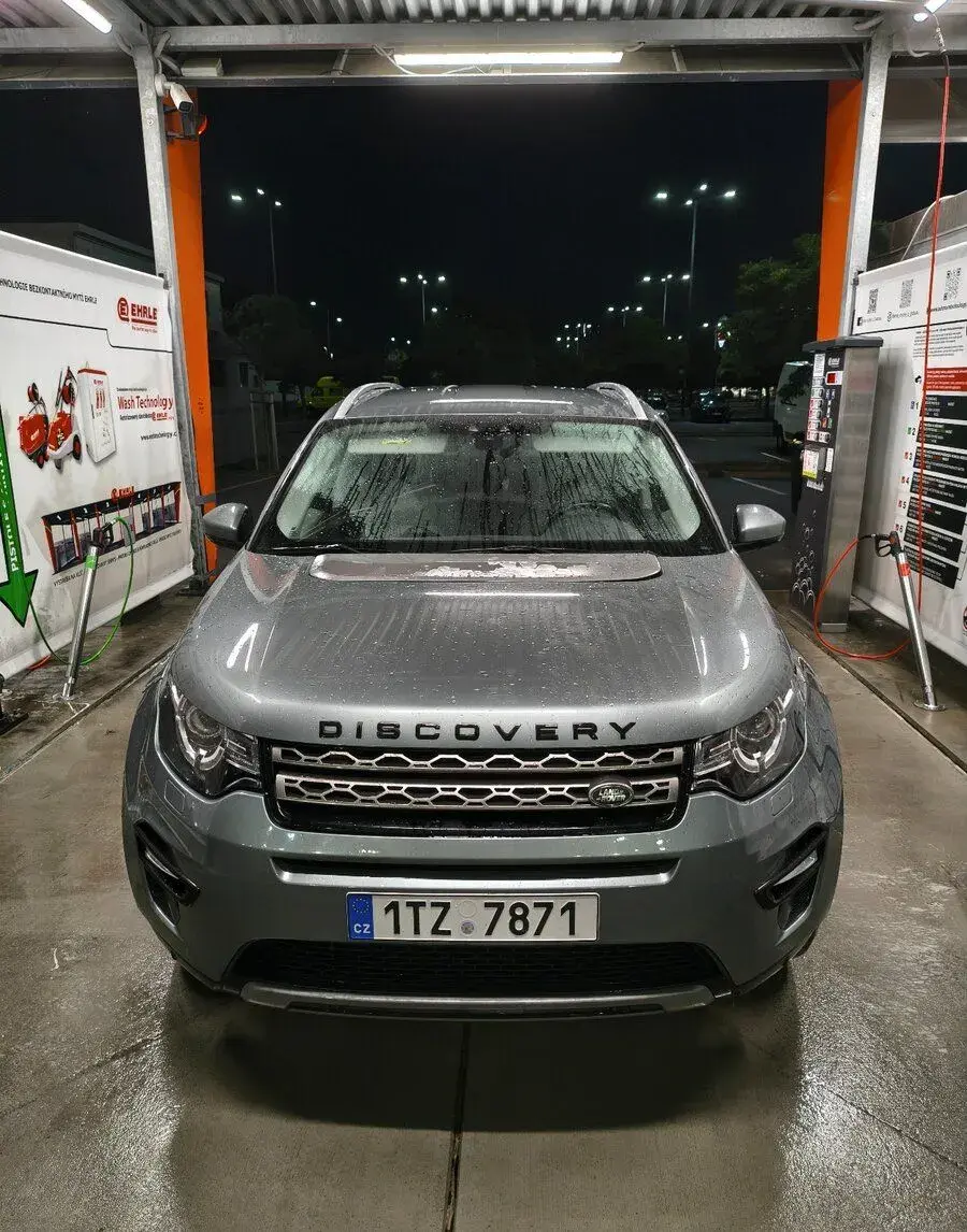 Land Rover Discovery – 2015, 15 000 km