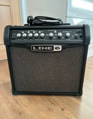 LINE 6 SPIDER IV 15W