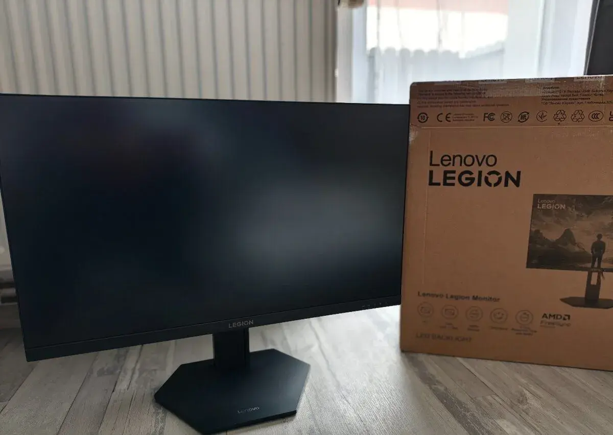 Herní monitor - Lenovo Legion 27-10
