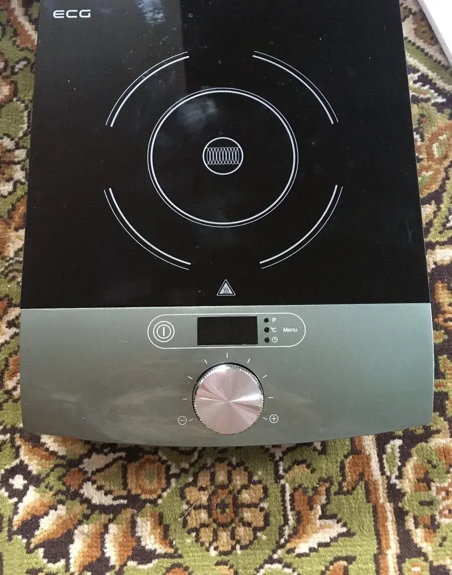 Indukční vařič ECG IV18