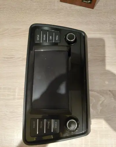 TOVÁRNÍ RÁDIO ŠKODA OCTAVIA 3
