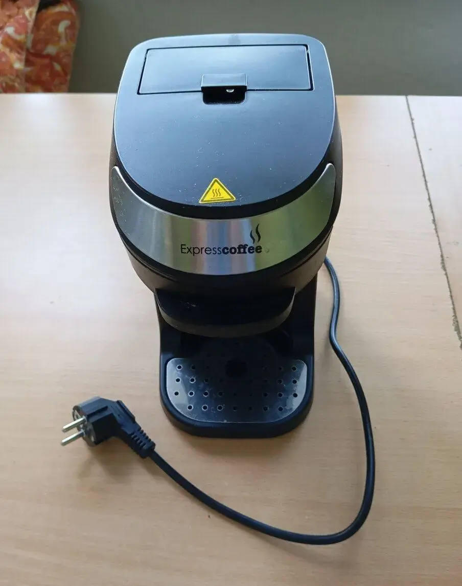 Kávovar ExpressCoffee (model CM-118A-1)