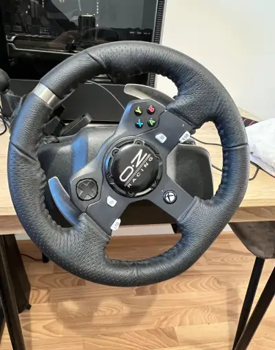 Herní volant Logitech g920