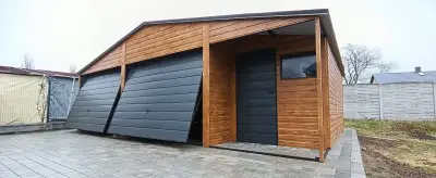 Plechová garáž imitace dřeva 6x6+2m kůlna