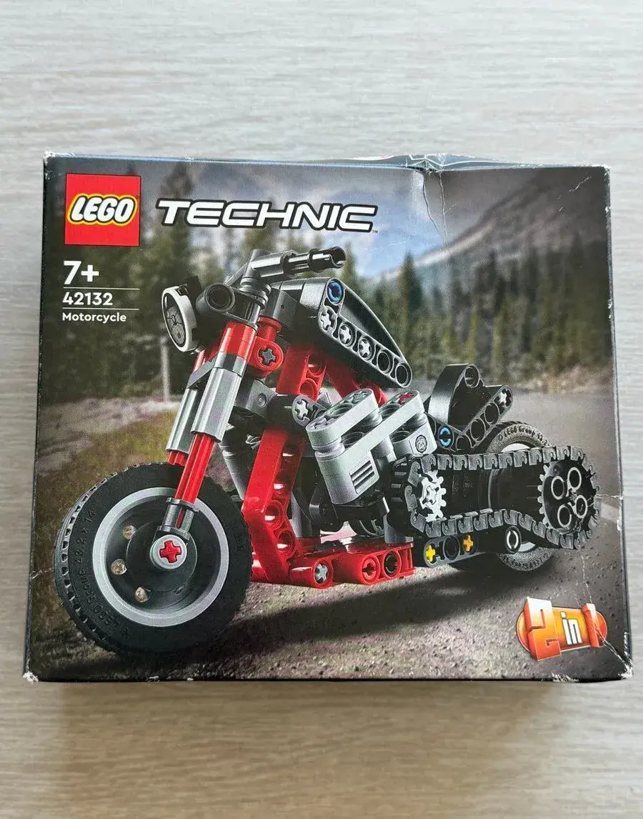 LEGO TECHNIC 42132 motorka
