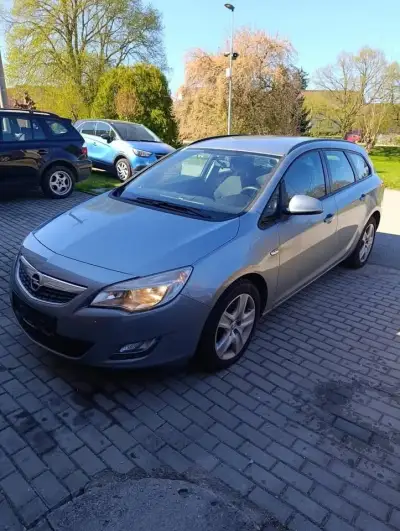 Opel Astra – 2012, 169 000 km