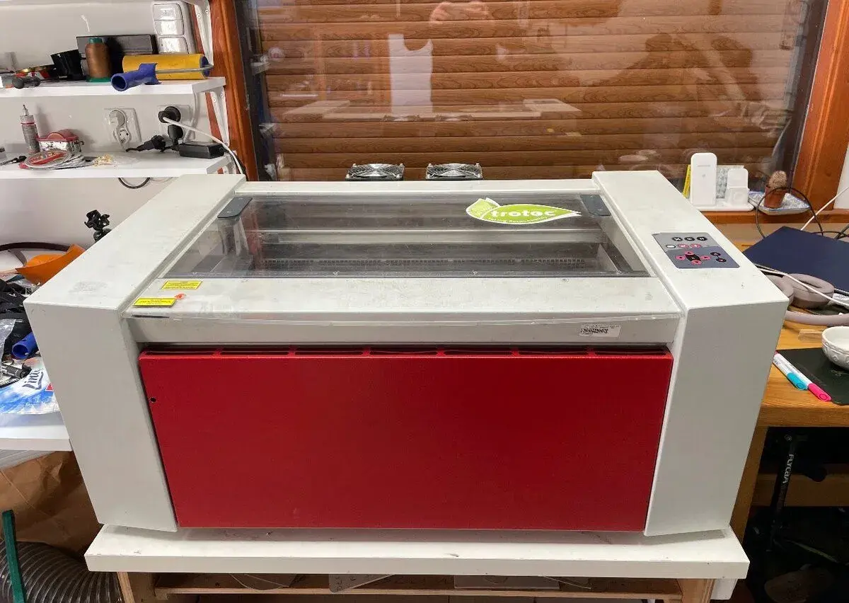 Profesionální Laser CO2 Trotec Speedy 100 Odpočet DPH
