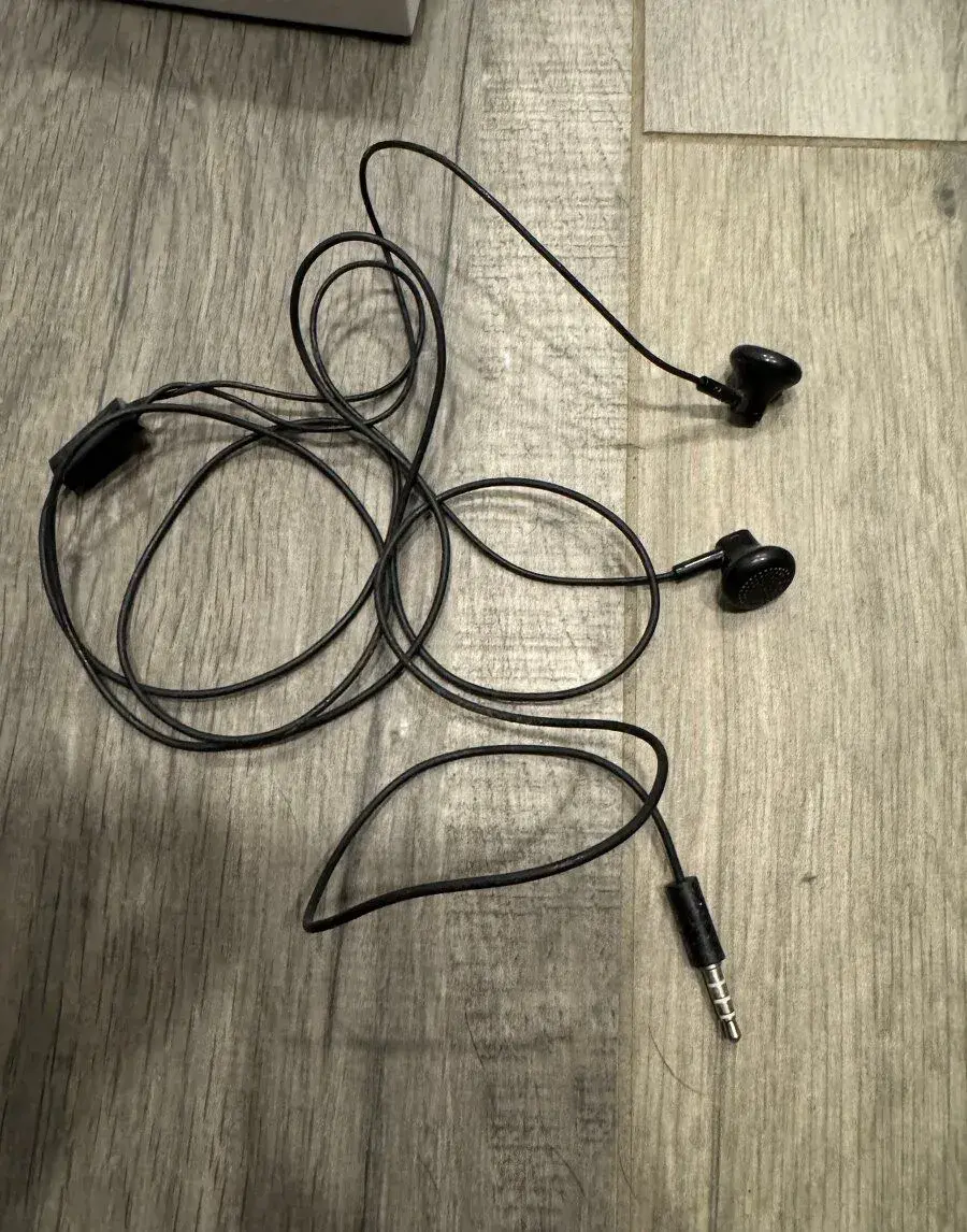 Drátová sluchátka s mikrofonem – 3,5 mm jack