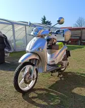 Skůtr Piaggio Liberty 125