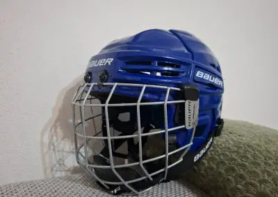Helma BAUER PRODIGY + brusle BAUER X-LP