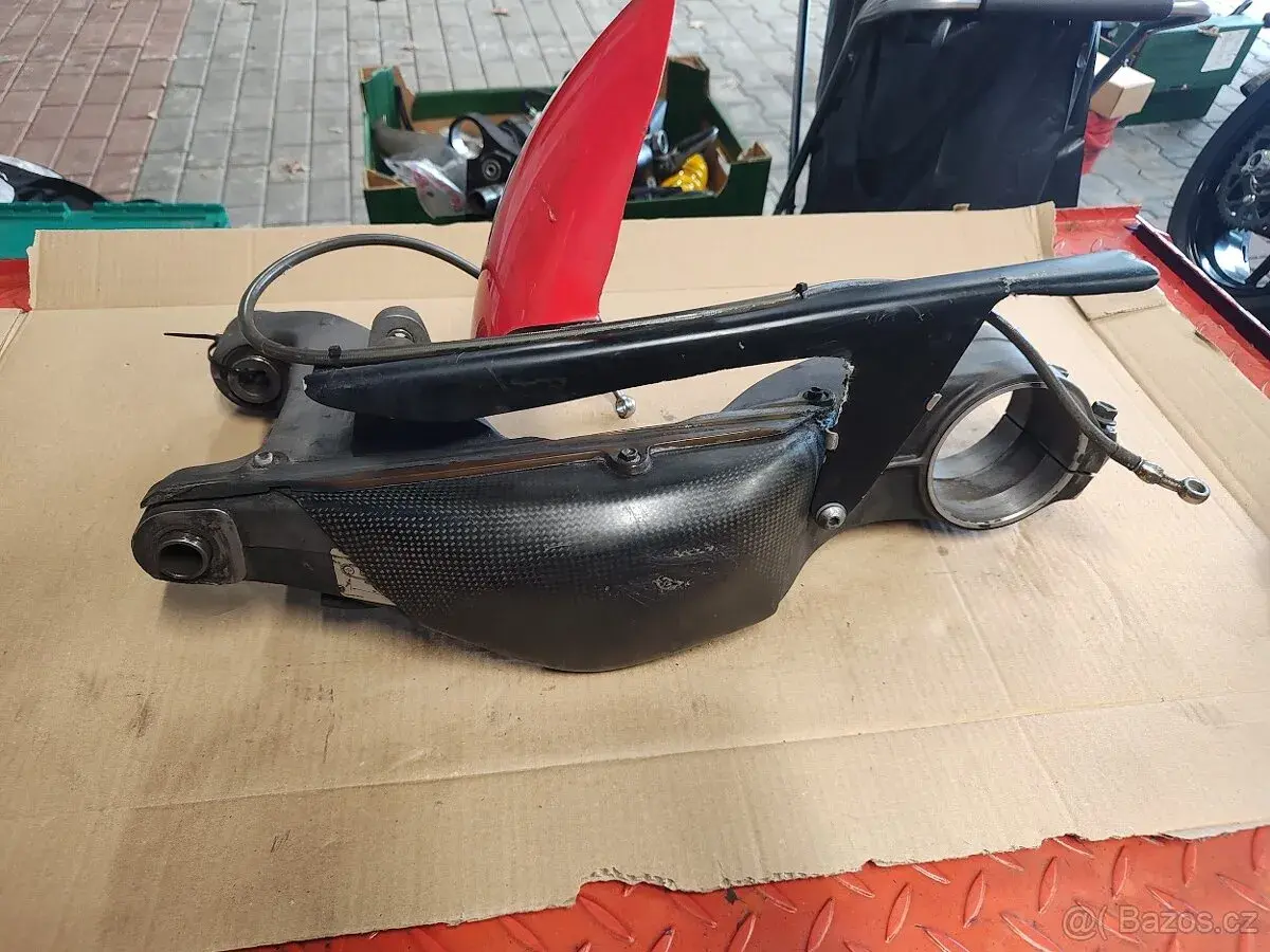 Ducati kyvná vidlice