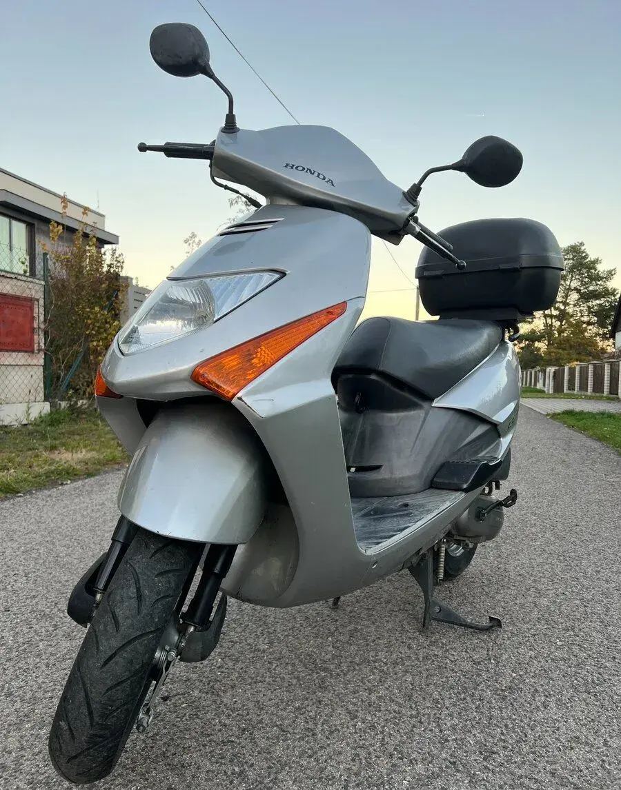 Honda Lead 100, r.v. 2008