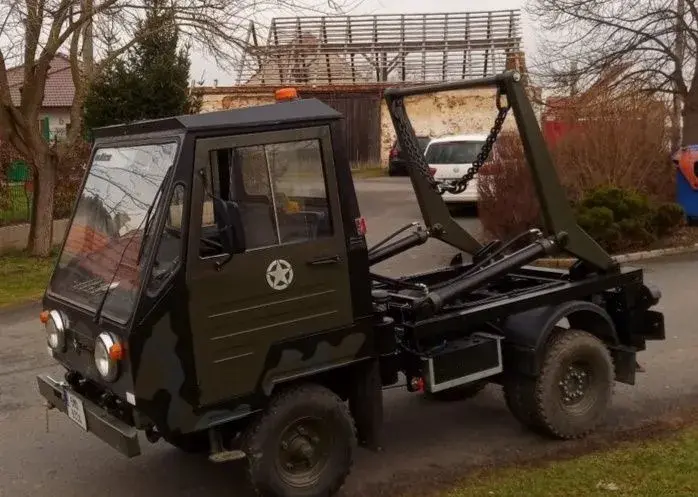 Multicar M25 kontejner