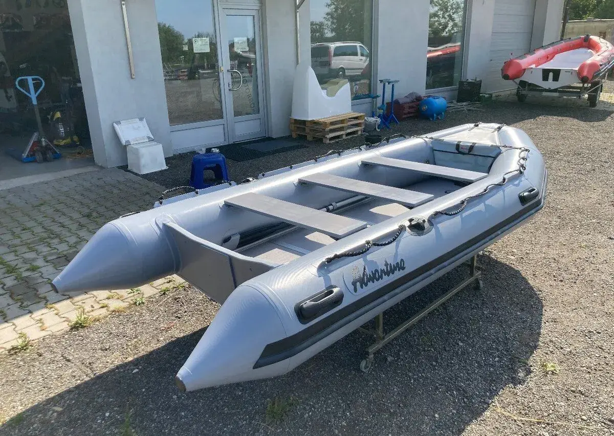 Nafukovací člun Adventure M-400 nový se zárukou