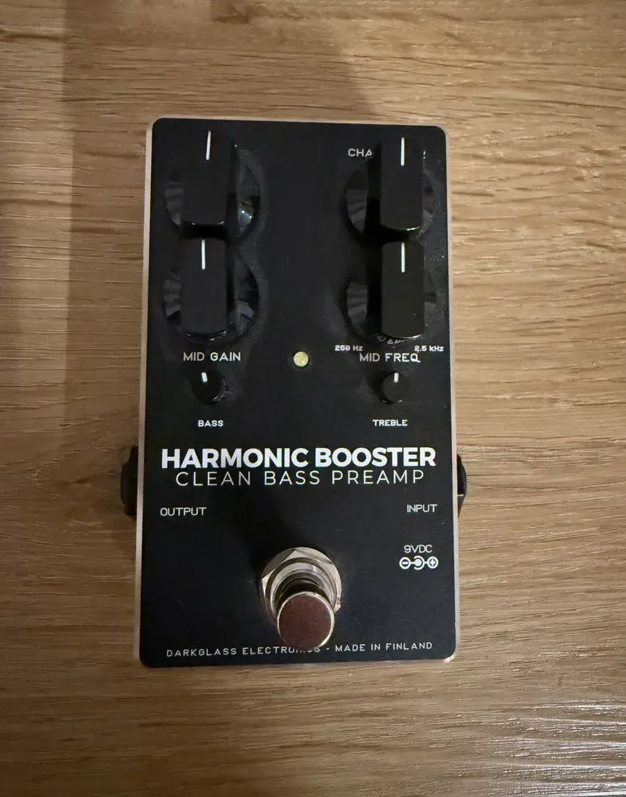 Darkglass Harmonic Booster (clean bass preamp)