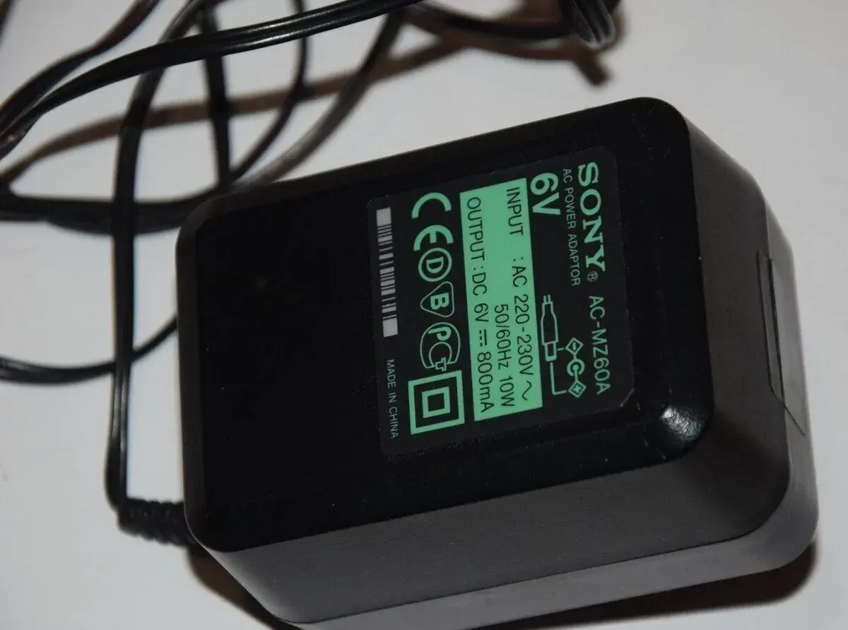 Nabíjecí adaptér pro minidisc SONY 6V