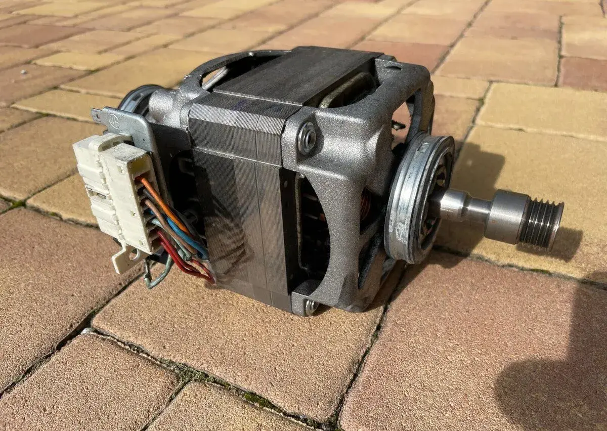 Motor z pračky zn. Brandt