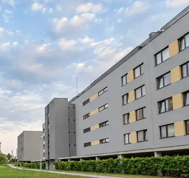 Pronájem krytého parkovacího stání – Praha 9, Letňany