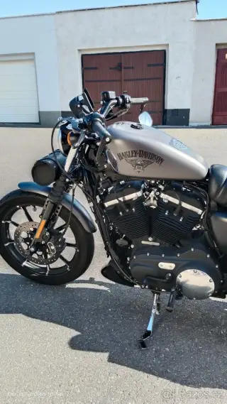 Harley Davidson sportster 883 iron
