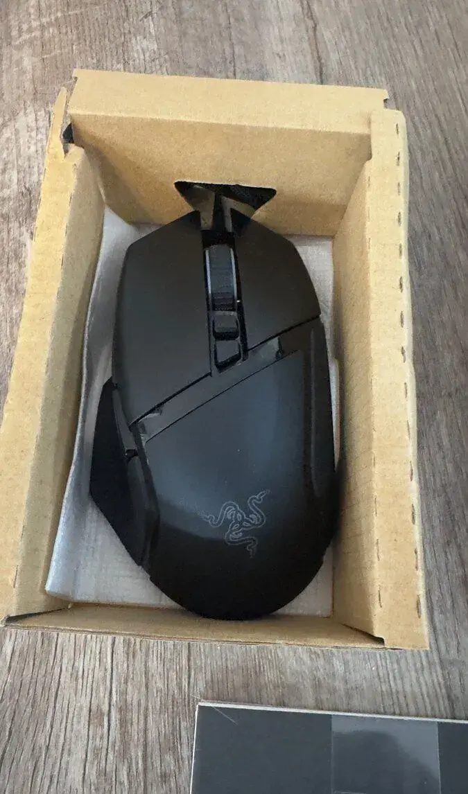 Herní myš Razer Basilisk V3 – 26 000 DPI, RGB, komplet