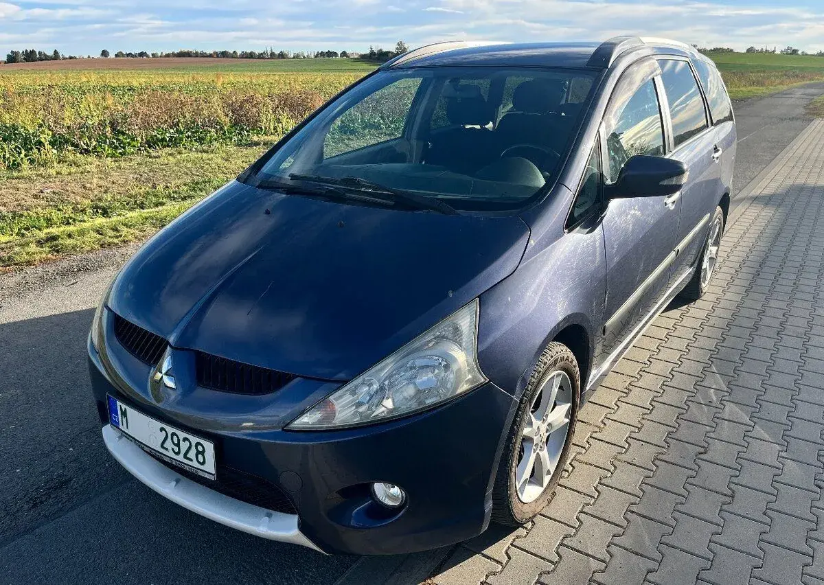 Mitsubishi Grandis – 2009, 95 000 km