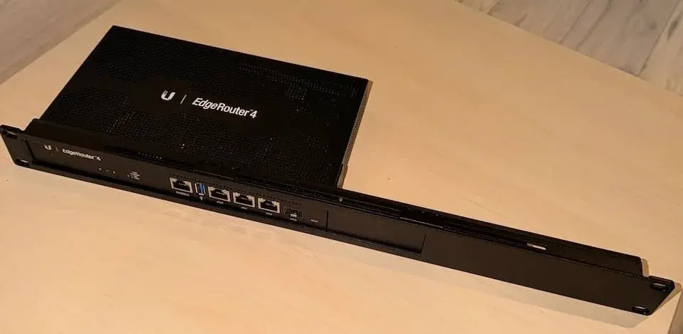Ubiquiti EdgeRouter ER-4 - router