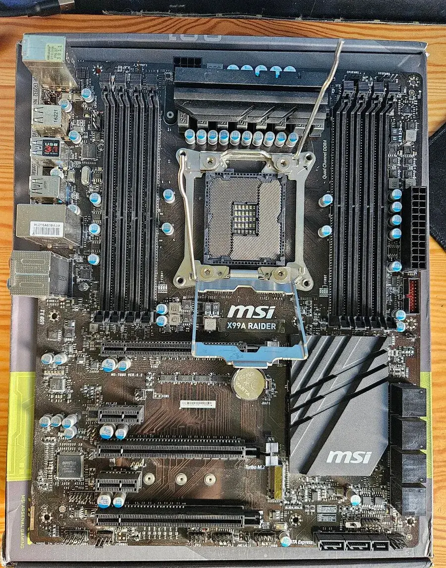 MSI X99A Raider