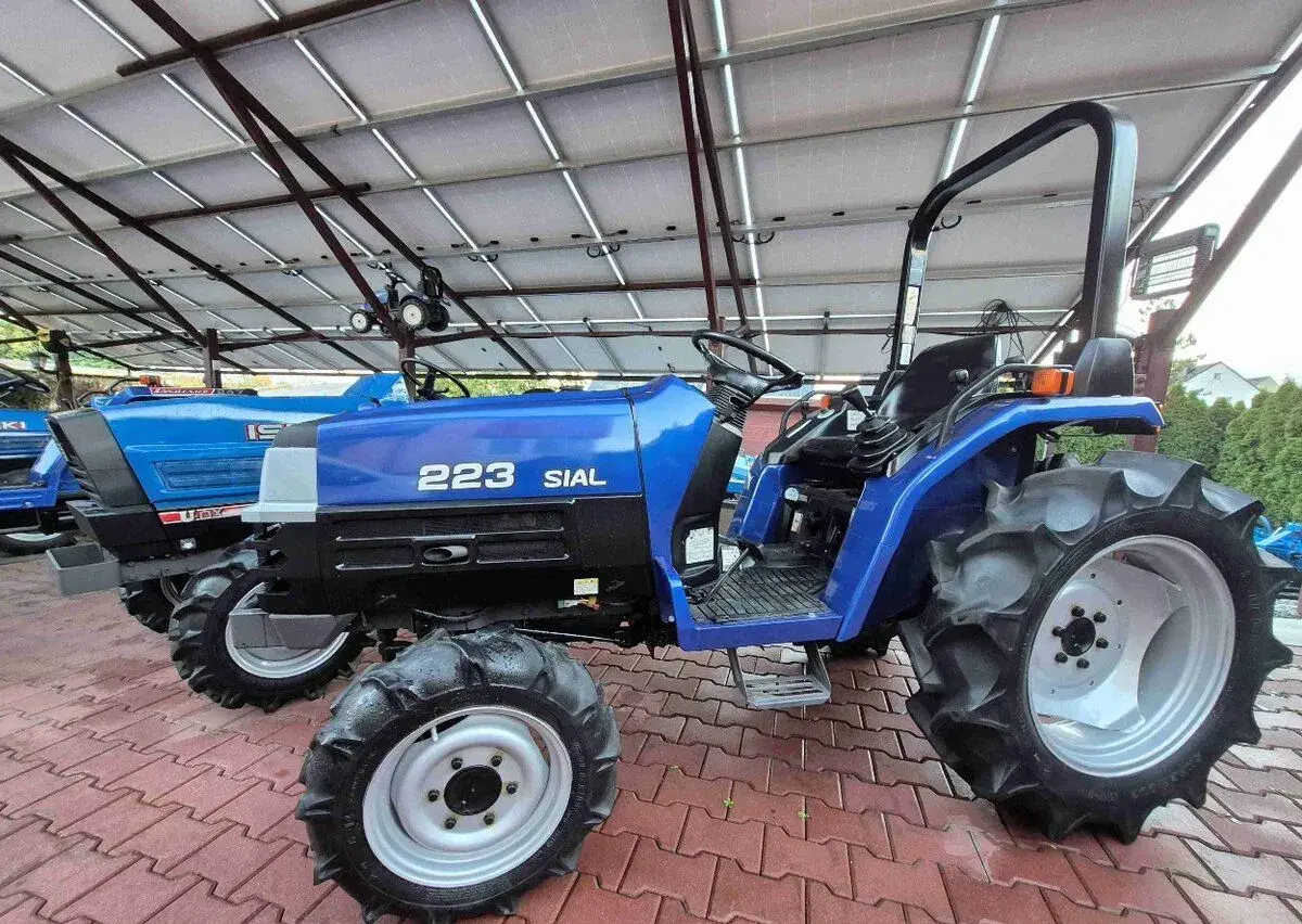 Iseki Sial223 japonský malotraktor 22HP(servo,reverz,záruka