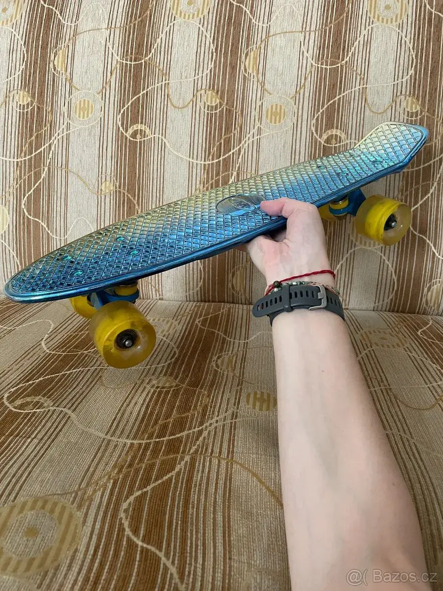 Penny Board Worker Mirra se svítícími kolečky