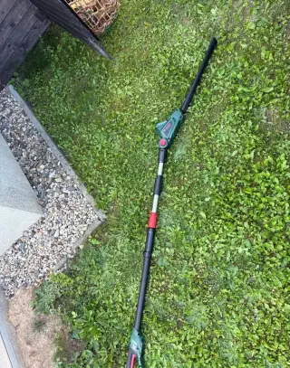 Aku teleskopické nůžky Bosch UniversalHedgePole 18