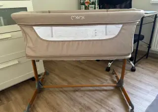 Postýlka Momi smart bed 4v1