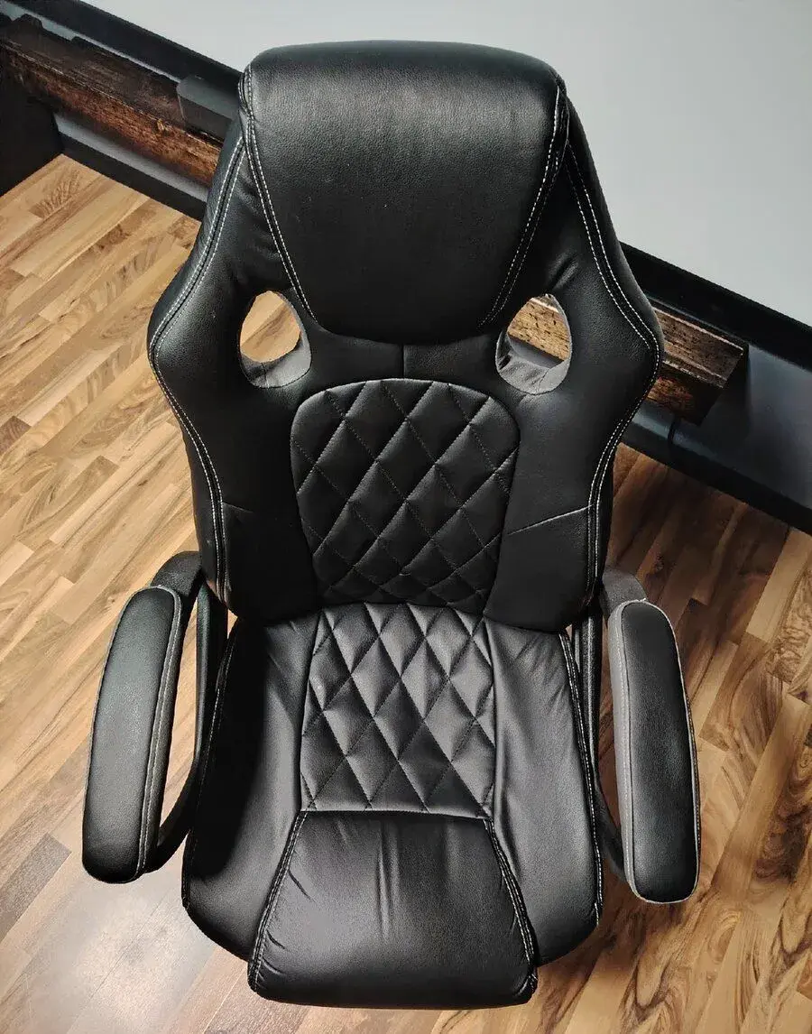 Židle k PC.