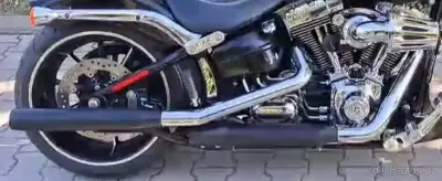 HARLEY DAVIDSON Breakout - výfuky