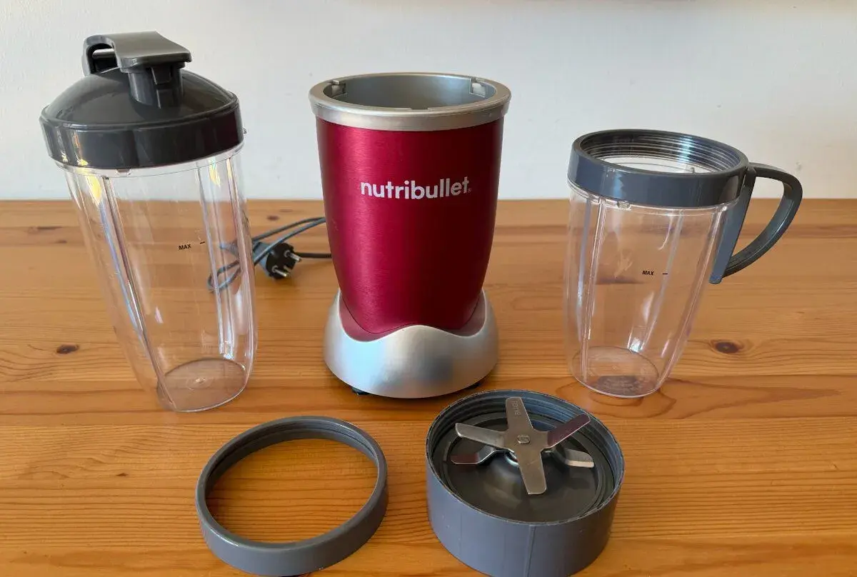 Nutribullet NB-201 900 W + 2 nádoby a příslušenství