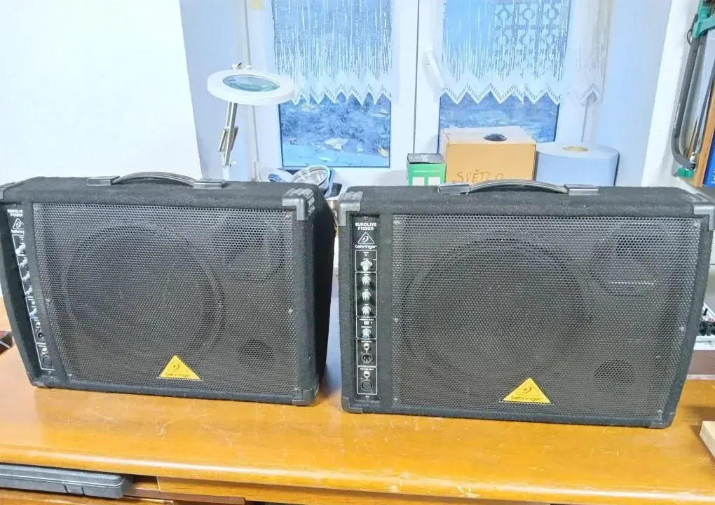 Aktivní reproboxy-monitory Behringer F1320D 300W