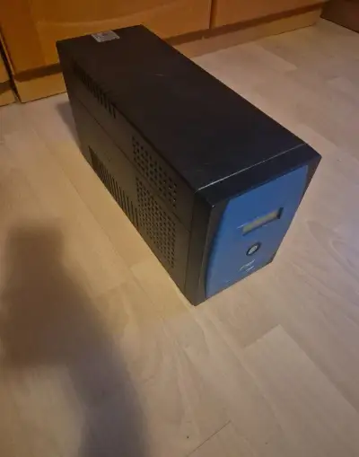 UPS EP1500 - 1500VA/900W