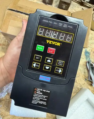 Měnič napětí z 230 na 400 v