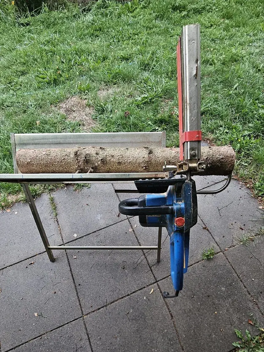 Skládací koza na řezání dřeva