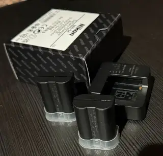 Nikon baterie a nabíječka MH-34 EN-EL15C