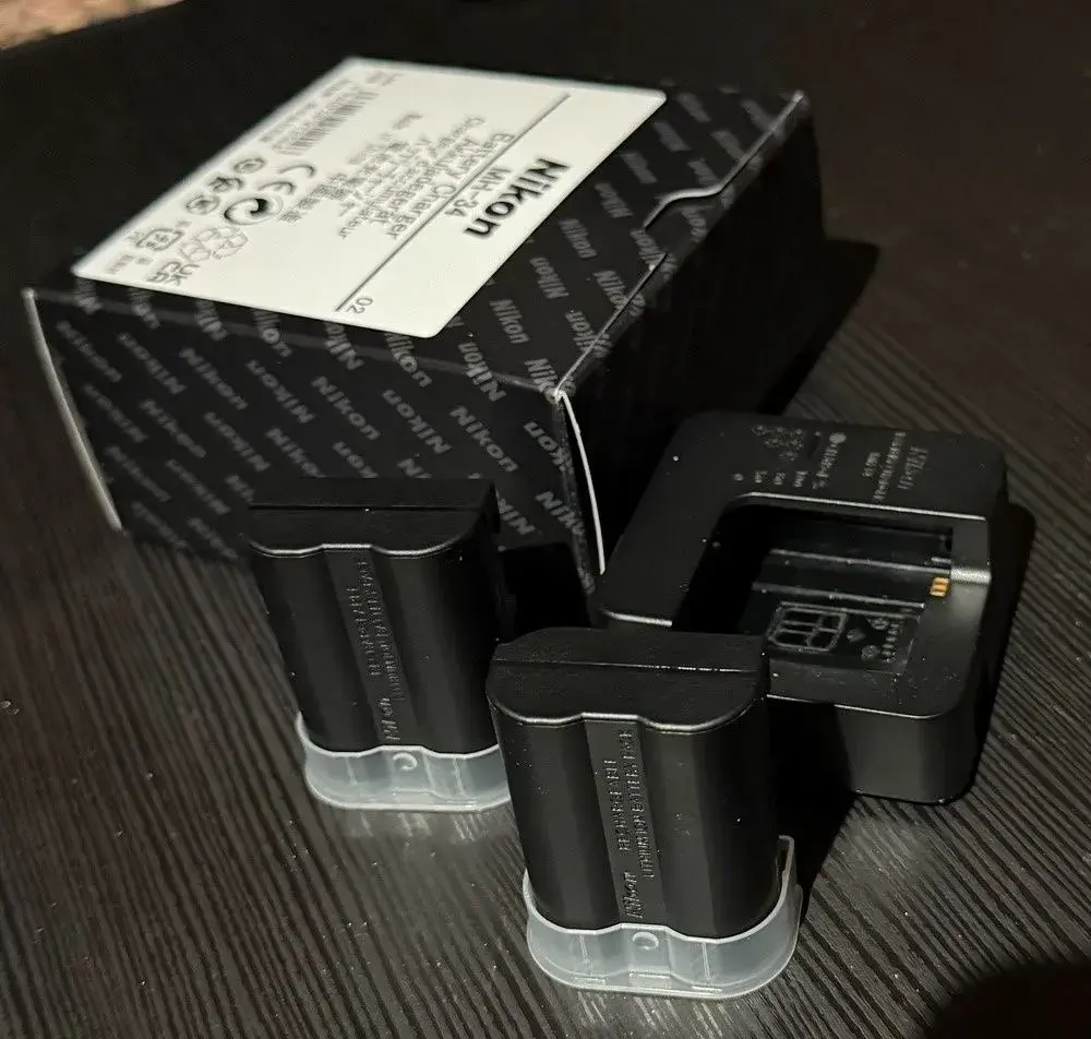 Nikon baterie a nabíječka MH-34 EN-EL15C
