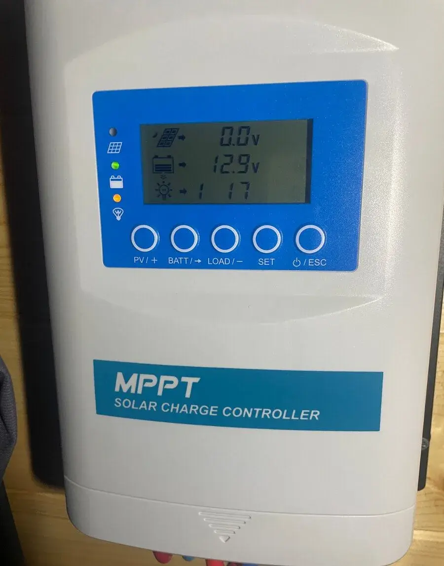Solár.regulátor MPPT, 2ks solár.panel ESP-150 a rám