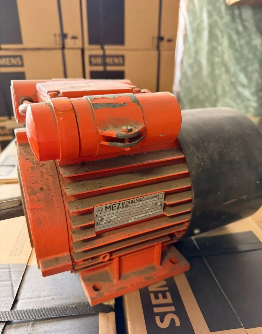 Jednofázový elektromotor MEZ 1,1 kW, 2840 ot., patka-příruba