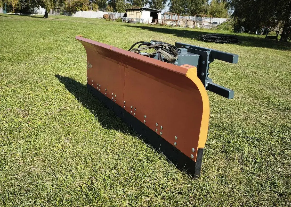 Sněhová radlice, pluh - plovucí deska, hydraulický