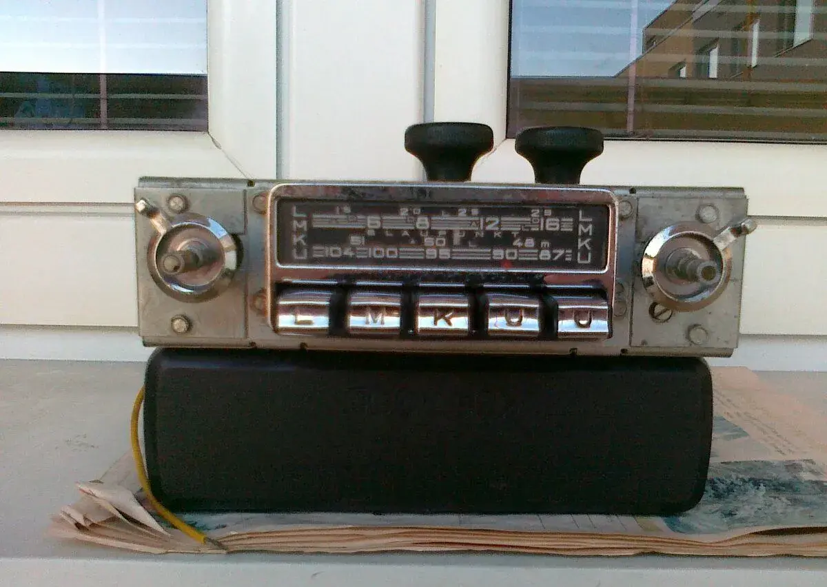 Autorádio BLAUPUNKT--